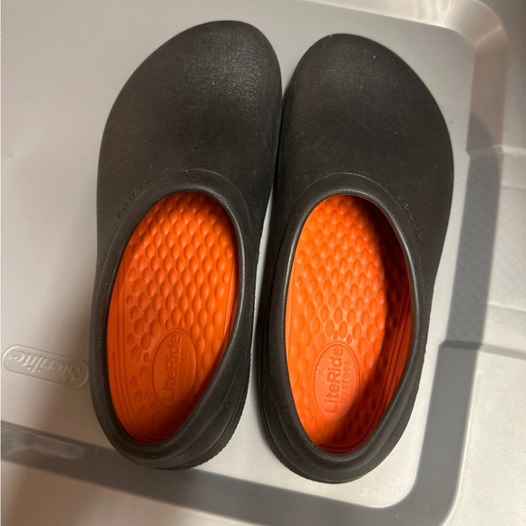 Crocs - Picture 2 of 2